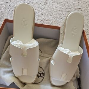 Hermès Eze Sandals white size 39